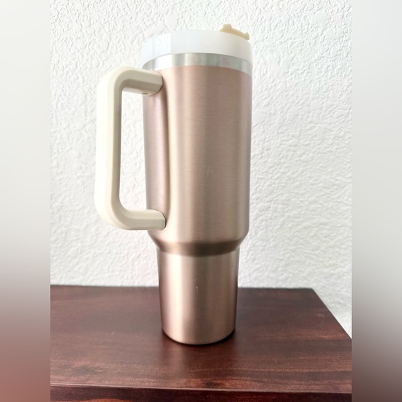 MOVING SALE | Stanley “Quencher H2.O” 40oz Flowstate Tumbler, Rose Quartz Glow - Picture 6 of 7